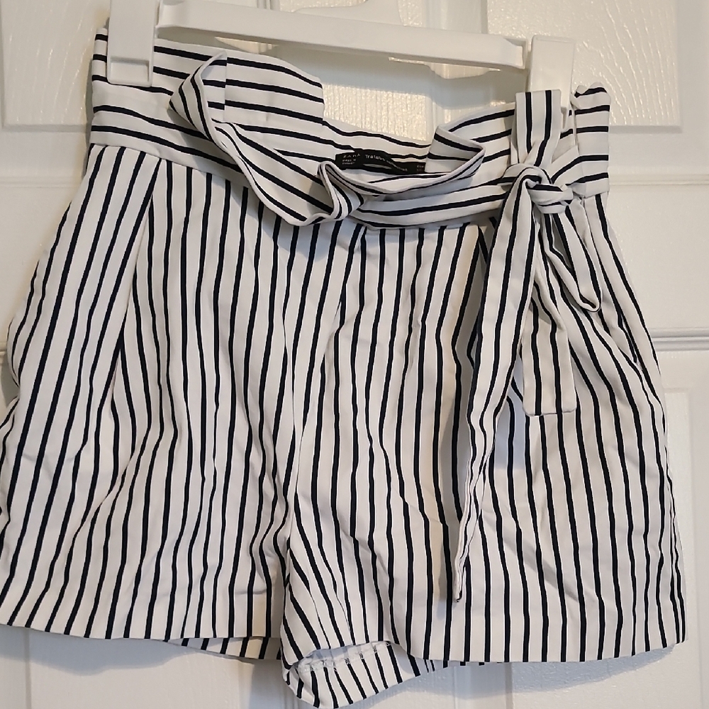 Zara High-Waist Paperbag Shorts in White and Black Stripes